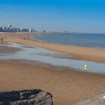 Villa Domicile Adore With Garden By Interhome Ostende