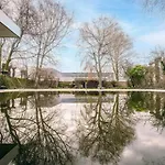 Domicile Adore With Garden By Interhome