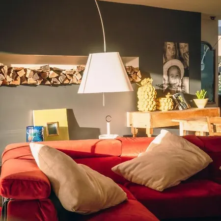 Vila Domicile Adore With Garden By Interhome