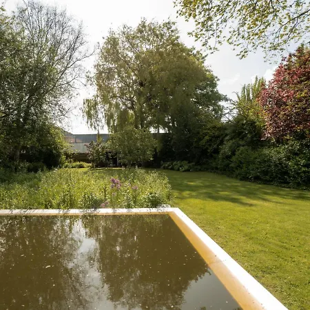 Domicile Adore With Garden By Interhome Vila *