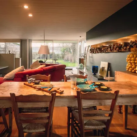 Vila Domicile Adore With Garden By Interhome