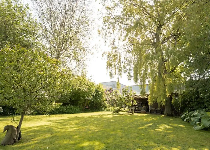 Domicile Adore With Garden By Interhome 别墅